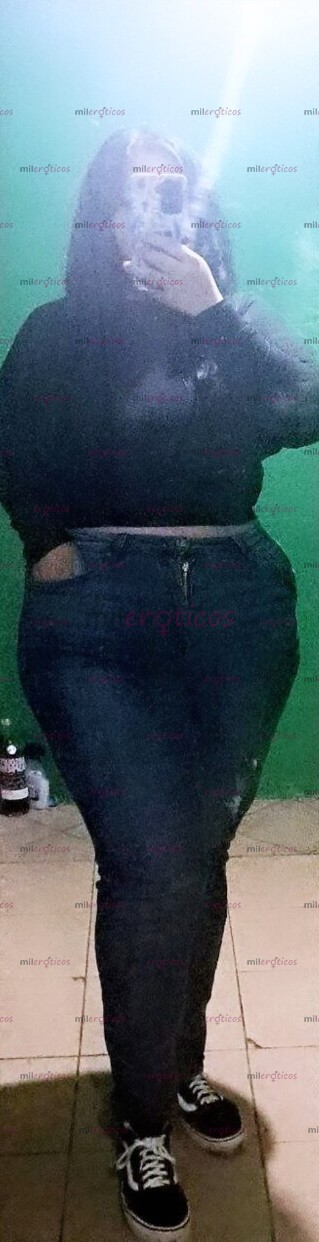FOTOS DE TU NALGONA FAVORITA RIQUISIMA VEN A PONERLE TU BIGOTE A ESTE TRASEROTE