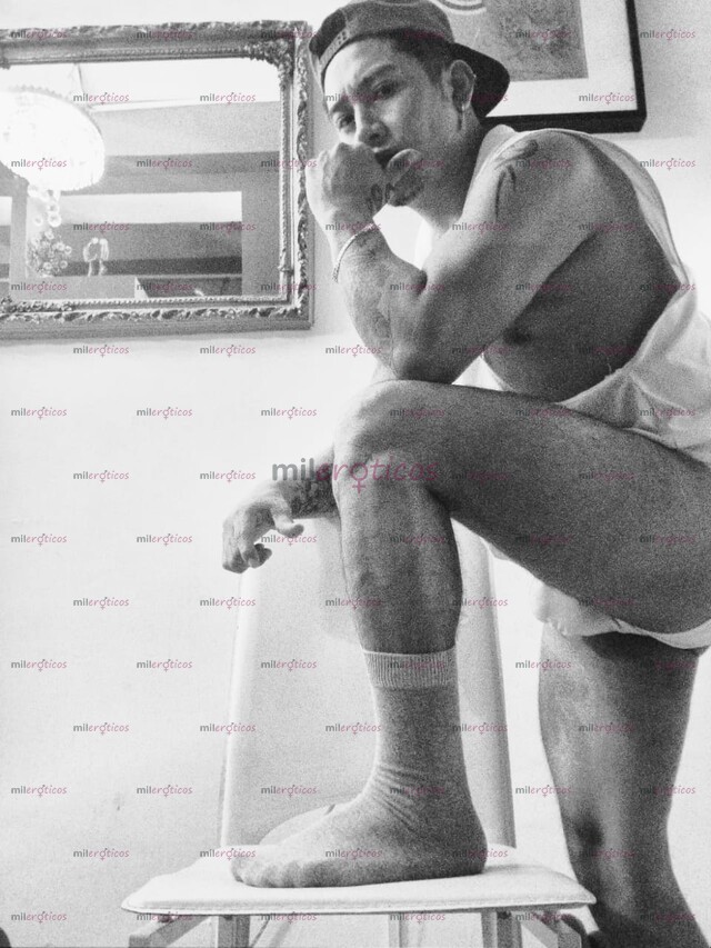 FOTOS DE CHICO GUAPO TATUADO VERGA GRUESA LECHOSA Y VENUDA PARA TI 22 CM