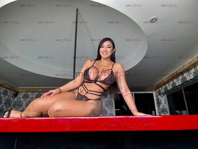 FOTOS DE HERMOSA COLOMBIANA NATURAL VOLUPTUOSA Y COMPLACIENTE