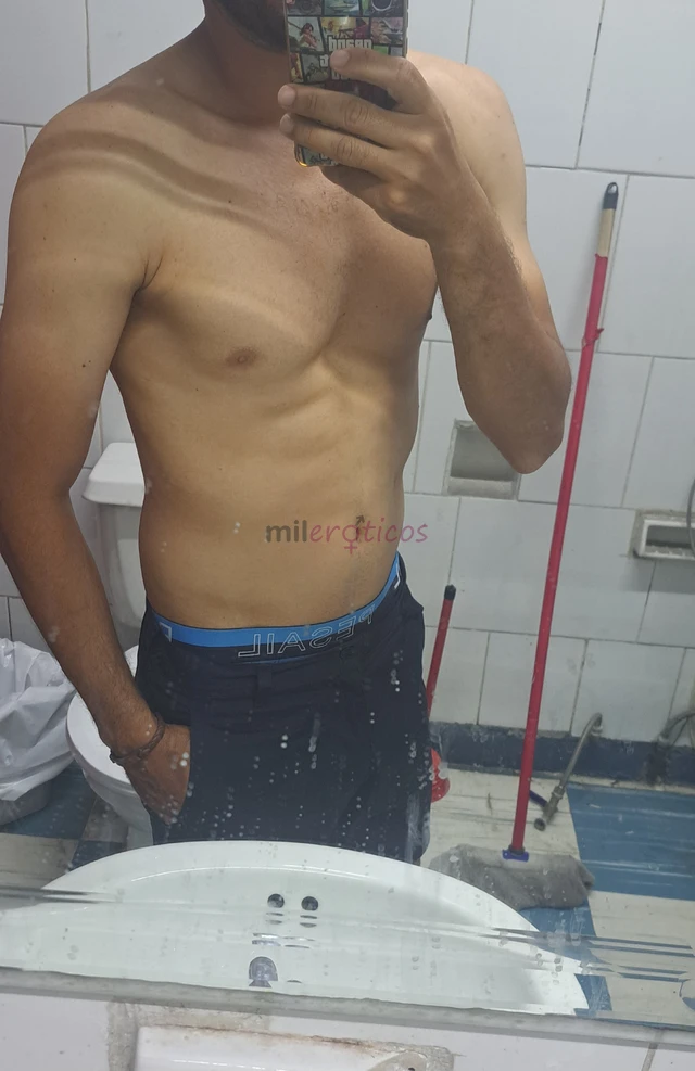 Tengo 33 anos cumplo todas tus fantasias llego hasta donde estes soy complaciente discreto si tu quieres buena persona responsable confiable bueno en...