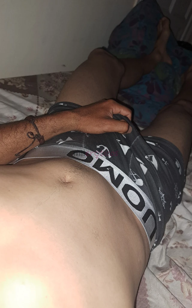 Tengo 33 anos cumplo todas tus fantasias llego hasta donde estes soy complaciente discreto si tu quieres buena persona responsable confiable bueno en...