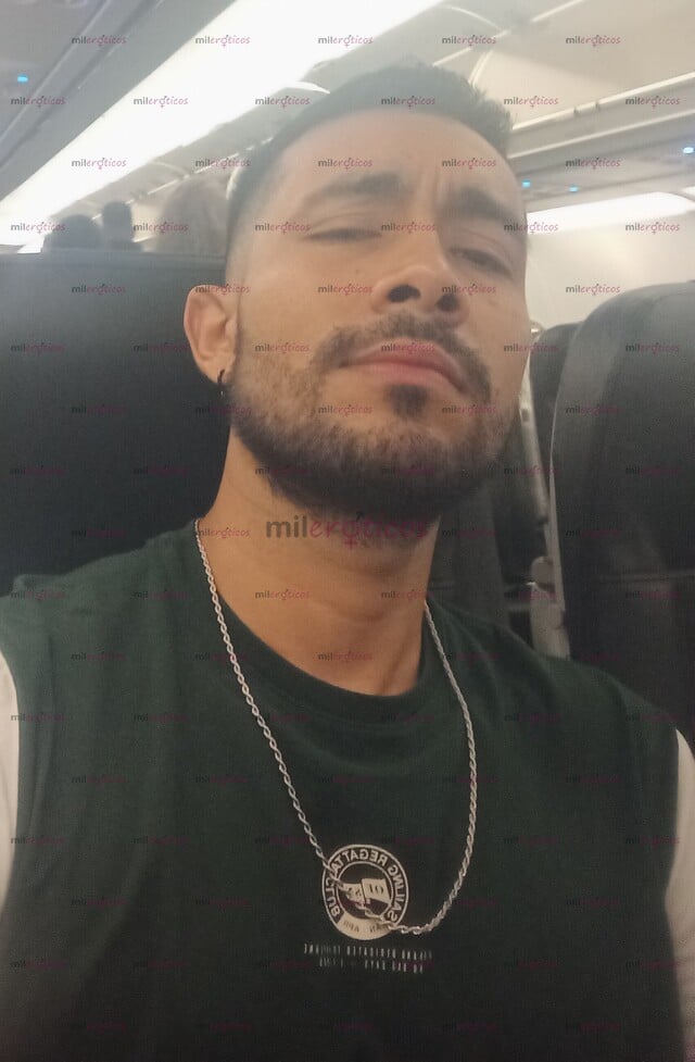 FOTOS DE JOVEN ALTO ATLÉTICO VELLUDO DOTADO COMPLACIENTE
