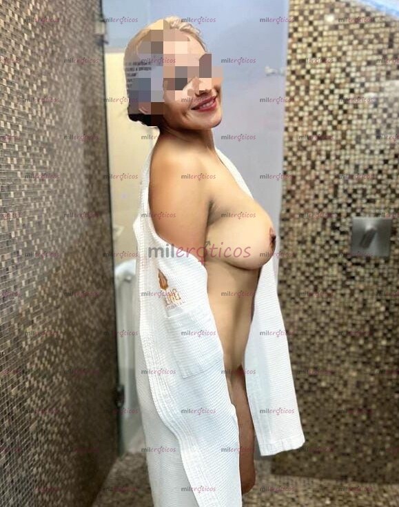 FOTOS DE ABIGAIL EN ESTA POSE CE ME VA TODA!! Y ME VENGO SUPER RÁPIDO!! QUE RICO PAPI.