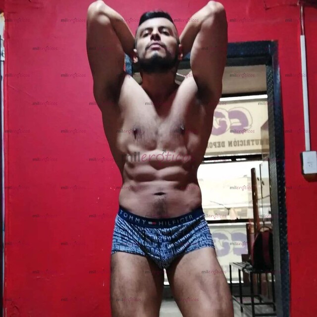FOTOS DE MACHO VARONIL, CUERPO Y CULO DURO. MUSCLE FETISH PASIVO