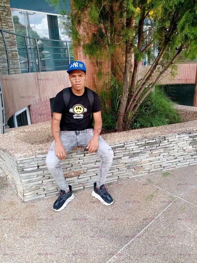 FOTOS DE HOLA YA DISPONIBLES VENEZOLANO PARA DARTE MUCHO PLACER