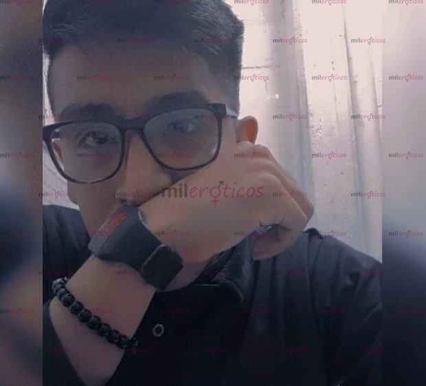 FOTOS DE ACTIVO FLACO, ALTO, DESNALGADO Y VERGON COMPLACIENTE