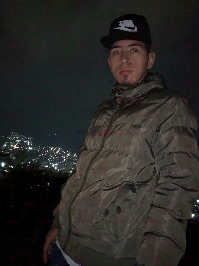 FOTOS DE MACHO VERGÓN CON GANAS DE SEXO ACTIVO 24 7