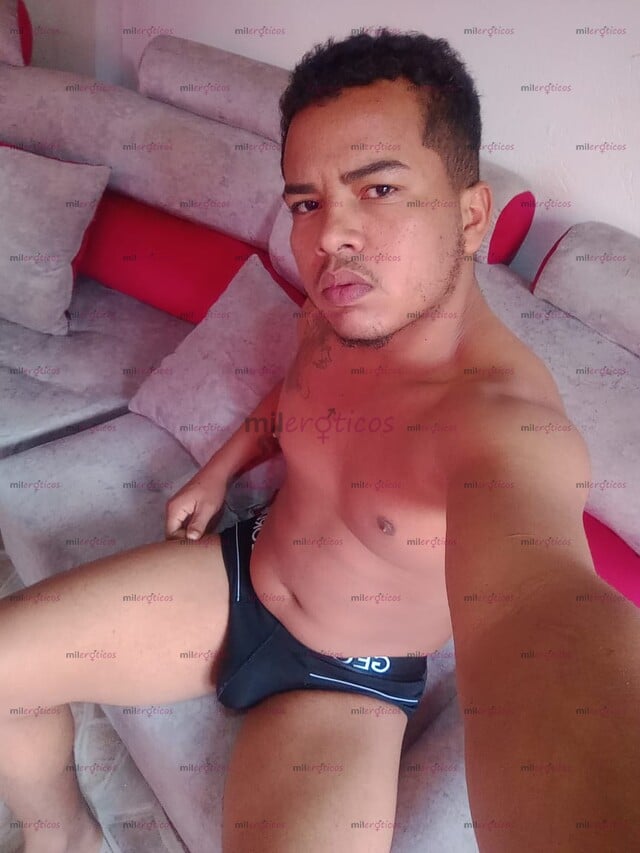 FOTOS DE MORENO PINTA VENEZOLANO 1,68 CM DE ESTATURA VERGON