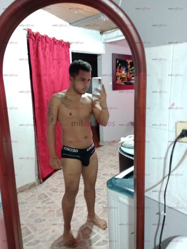 FOTOS DE MORENO PINTA VENEZOLANO 1,68 CM DE ESTATURA VERGON
