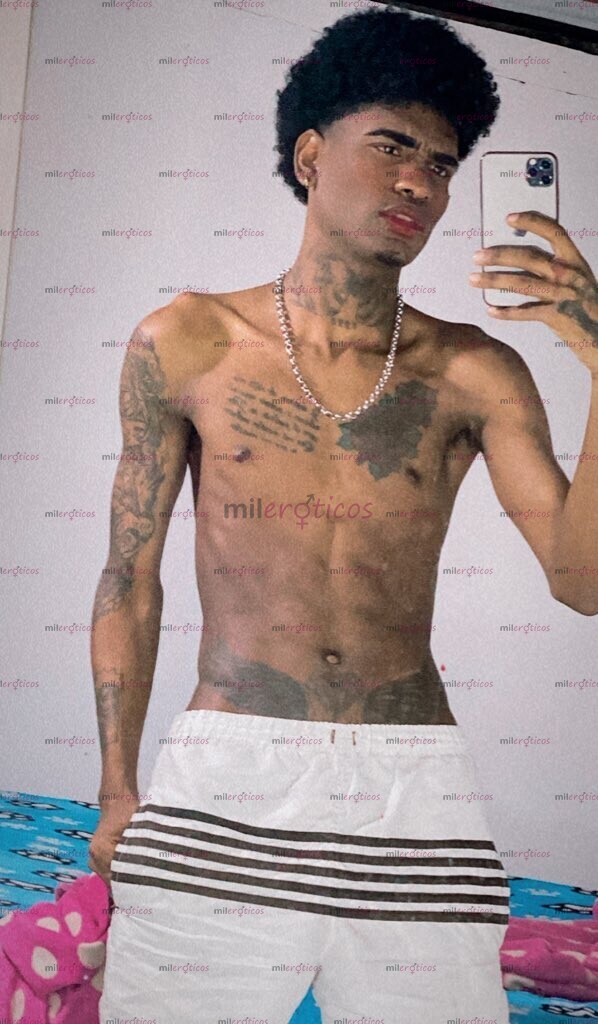 FOTOS DE NEGRO VERGON 100% ARRRCHO MUCHA LECHE PARA DARTE A TRAGAR