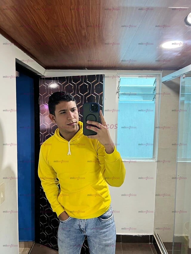 FOTOS DE CALIENTE MORENO DE BUEN CULO PARA DISFRUTAR UN BUEN SEXO