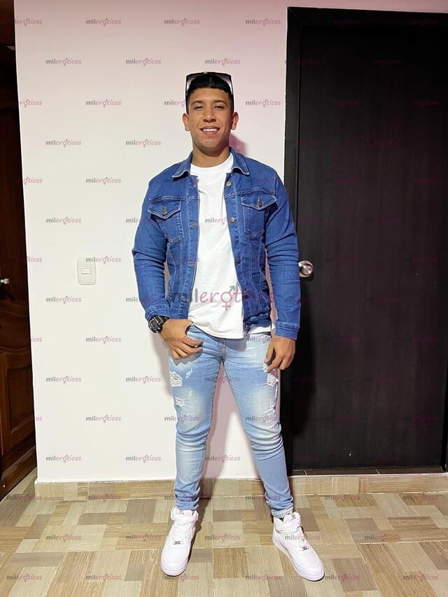 FOTOS DE CALIENTE MORENO DE BUEN CULO PARA DISFRUTAR UN BUEN SEXO