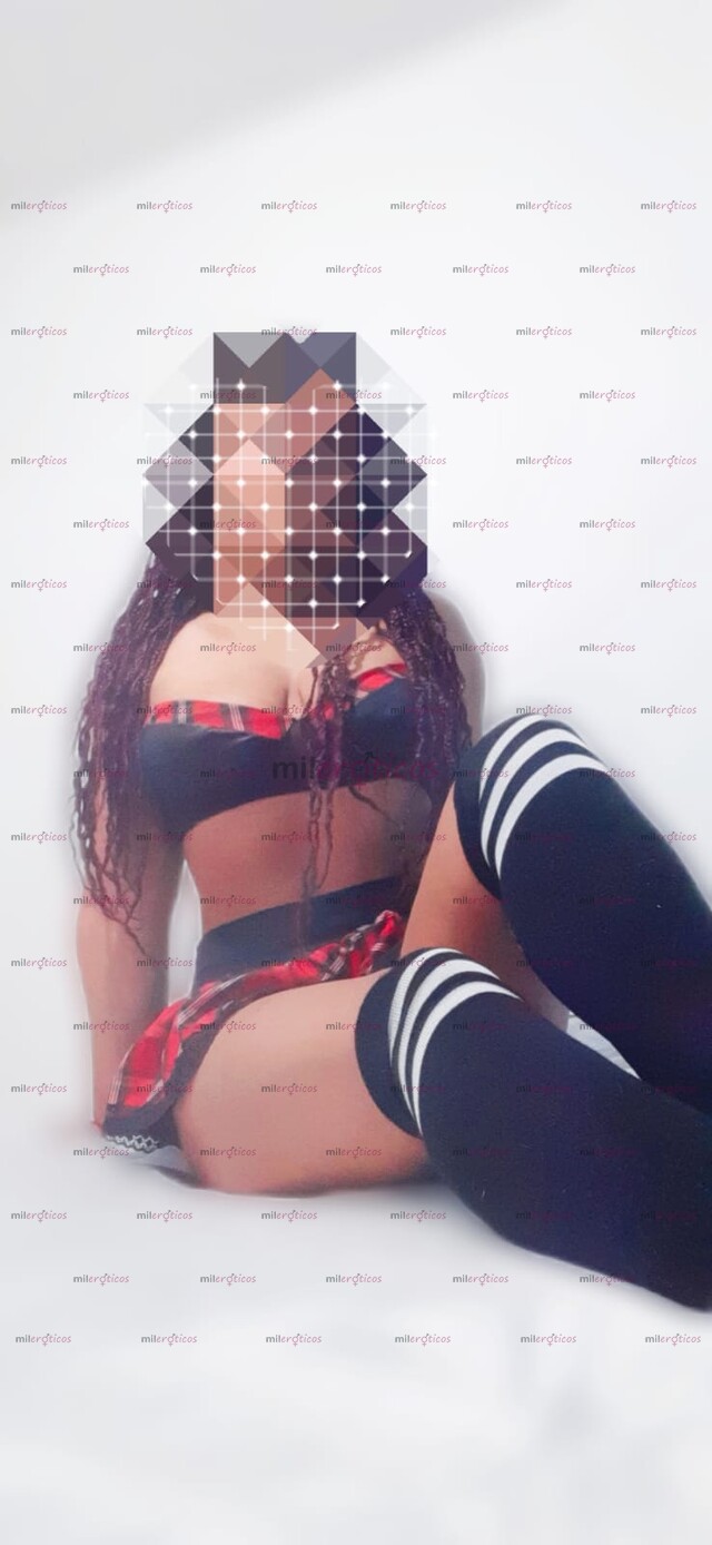 FOTOS DE TU DE REGRESO A CLASE, TOCAME Y SIENTE COMO TENGO MIS CUQUITOS MOJADITOS