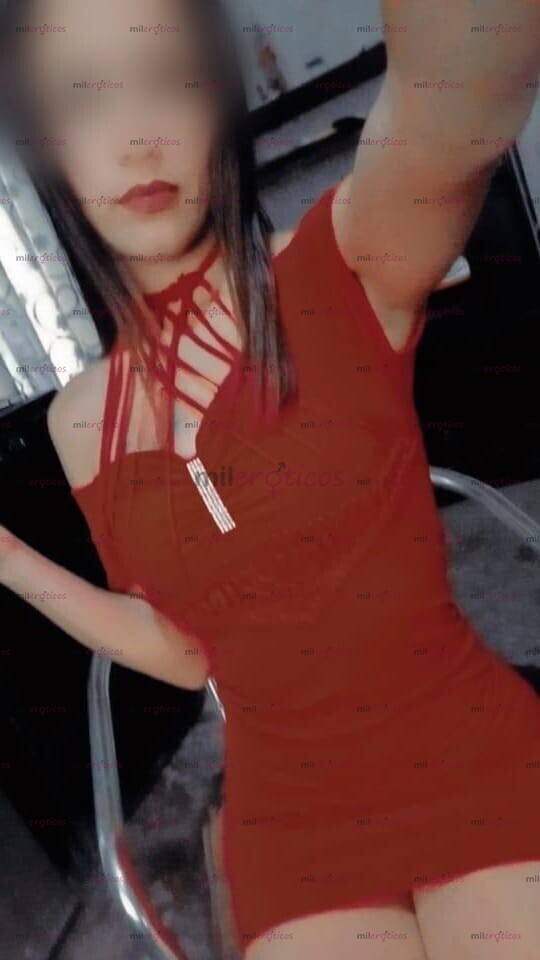 FOTOS DE HOLA SOY DAKOTA, SÚPER COMPLACIENTE, TE DOY TRATO DE NOVIOS.