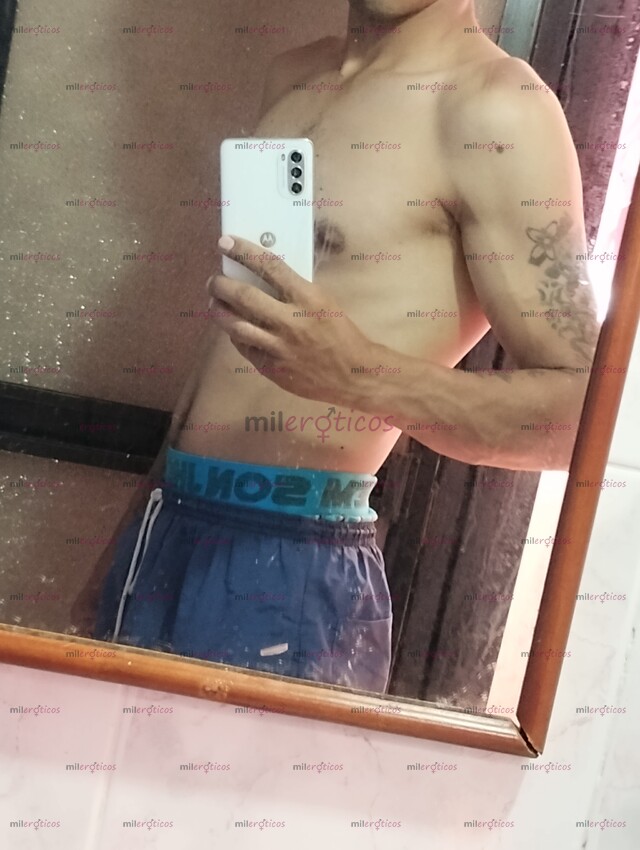 FOTOS DE HOMBRE FLACO CON GANAS DE DIVERTIRSE Y PASARLA BIEN ATIENDO DE TODAS LAS EDADES