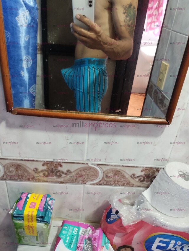 FOTOS DE HOMBRE FLACO CON GANAS DE DIVERTIRSE Y PASARLA BIEN ATIENDO DE TODAS LAS EDADES