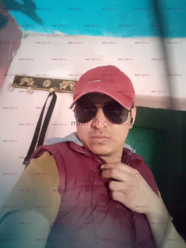 FOTOS DE SOY. UN. HOMBRE. CON. MUCHA ENERGÍA. SOLO COBRO 450 LA HORA.