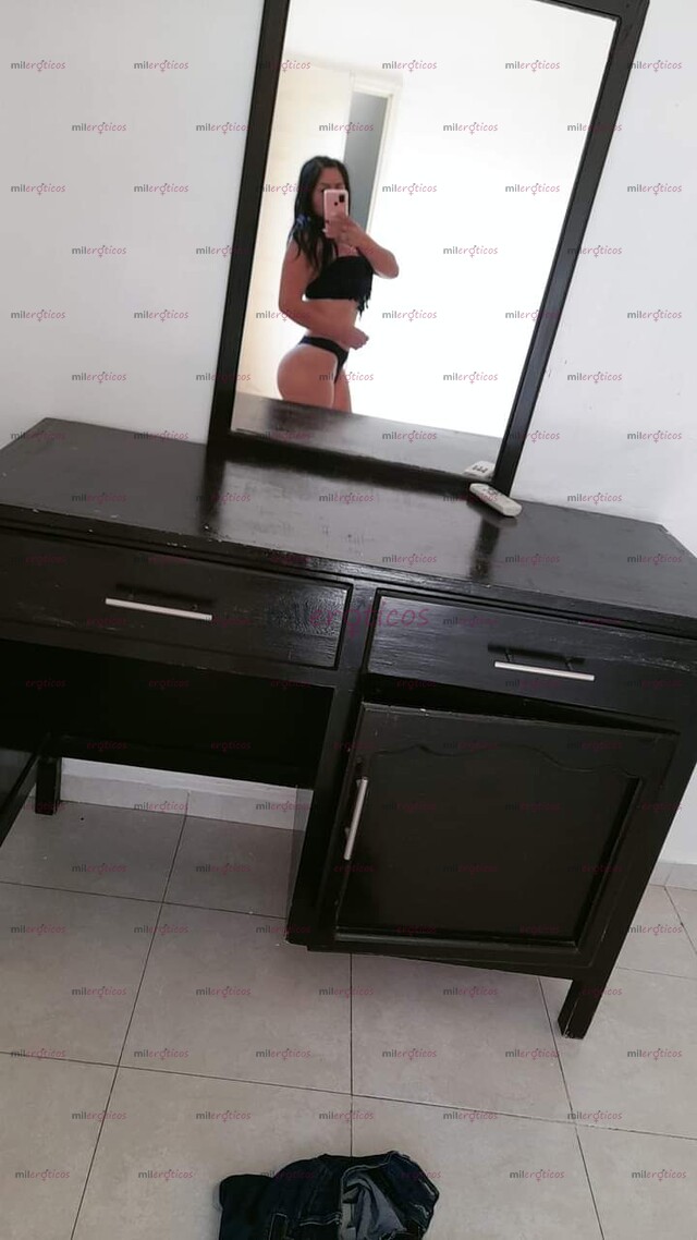 FOTOS DE HOLA SOY CAMILA TENGO 22 AÑOS APRETADITA