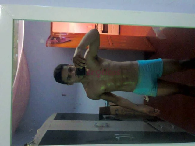 Me chamo elvis um rapaz timido e amigo meu programa e 200 a hora mas podemos negociar entre em contato comigo no meu zap 982285523 nao tenho local fis...