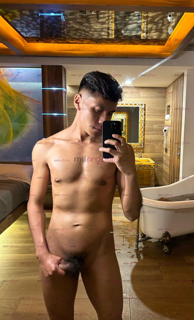 FOTOS DE SEXY JOVEN DE GYM 1.80, MORENO Y AGUANTADOR