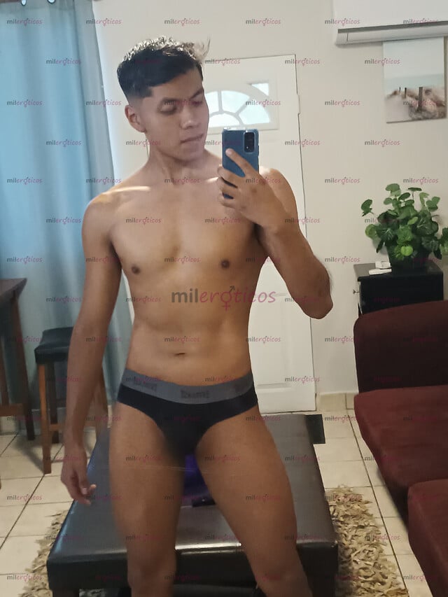 FOTOS DE SEXY JOVEN DE GYM 1.80, MORENO Y AGUANTADOR