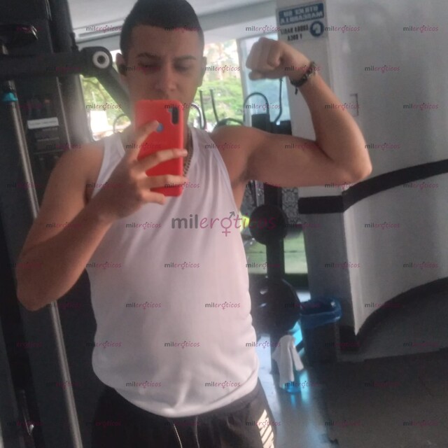 FOTOS DE LLEGO ALEXANDER MACHO ACTIVO DOMINANTE VERGON 23CM BIEN CARGADA