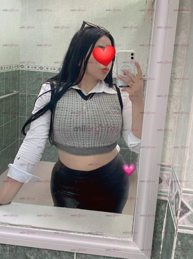 FOTOS DE DANY MUY COMPLACIENTE, 20 AÑOS ESTOY BIEN APRETADITA AMOR