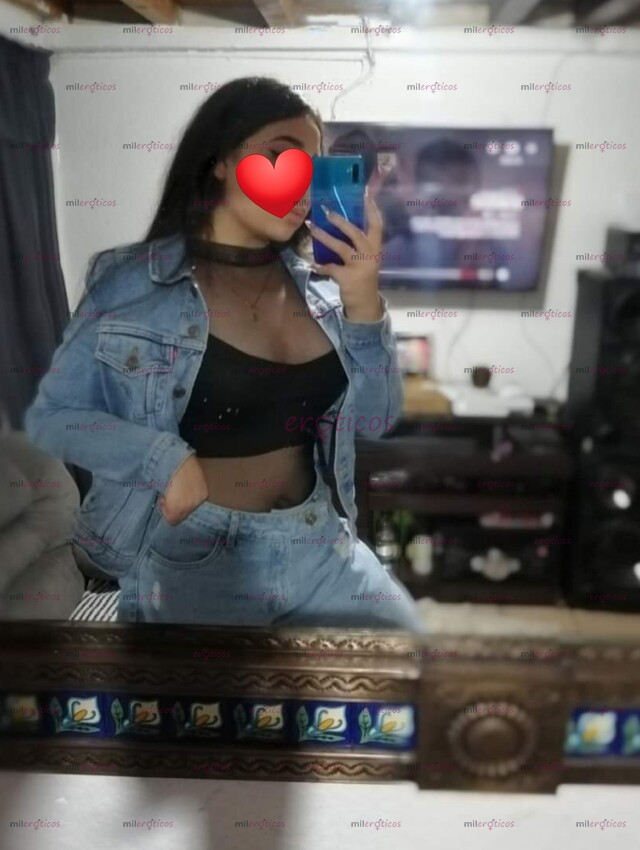FOTOS DE DANY MUY COMPLACIENTE, 20 AÑOS ESTOY BIEN APRETADITA AMOR