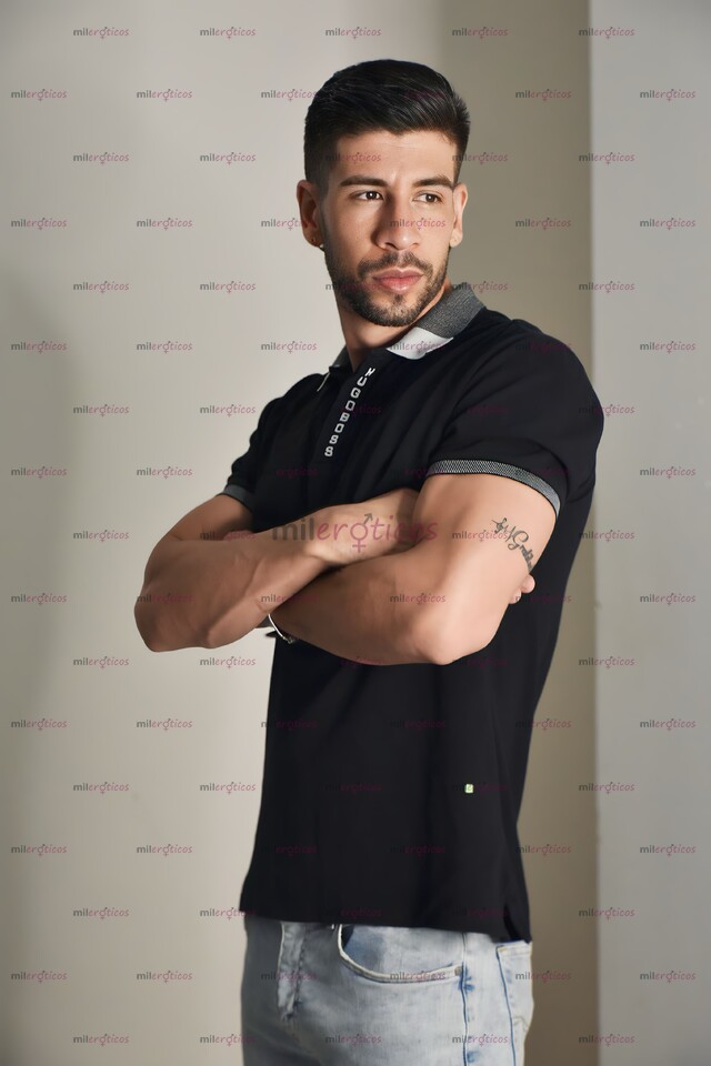 FOTOS DE JUAN , JOVEN DE GYM COLOMBIANO DOTADO 23 CM FOTOS 100 % REALES COMPLACIENTE