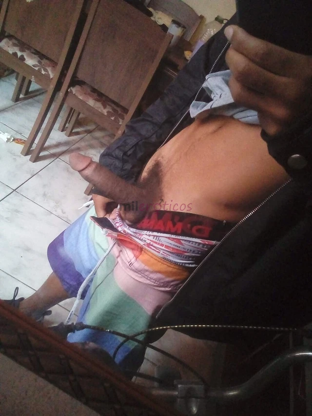 Meu nome e gabriel 24 anos e moro no city jaragua zona oeste de sao paulo sou moreno magrinho 58 kg 1 75 alt calso 39 40 e tenho 21 cm de pica atendo...