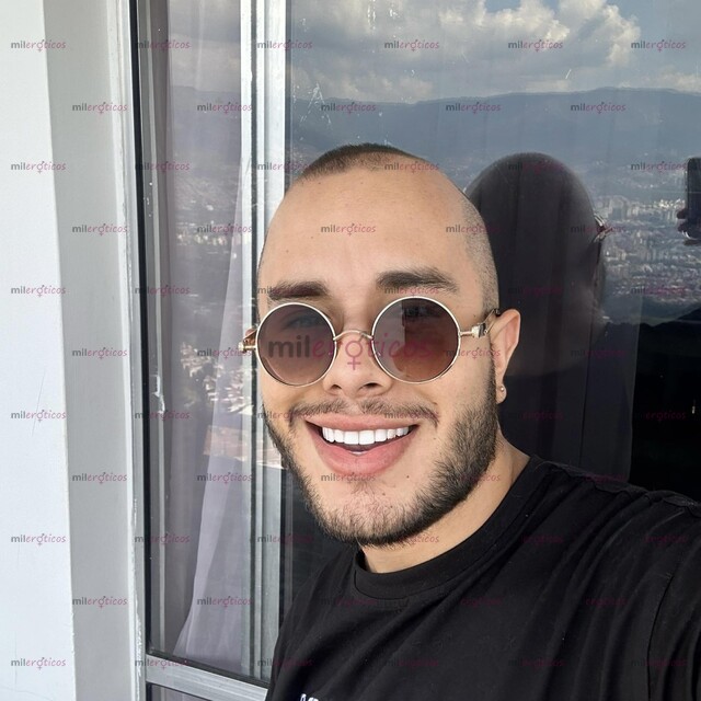 FOTOS DE ALEXIS CHICO VERSATIL VELLUDO A TU DISPOSICION