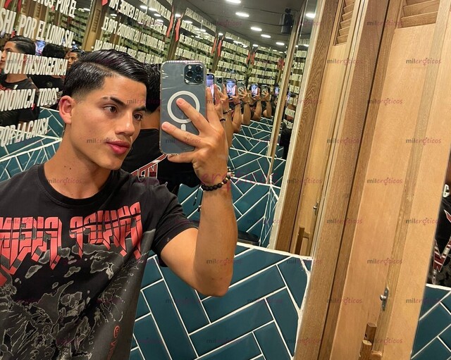 FOTOS DE HOLA MUCHO GUSTO SOY SEBASTIÁN SOY DE COLOMBIA DISPUESTO A PASARLA RICO CONTIGO
