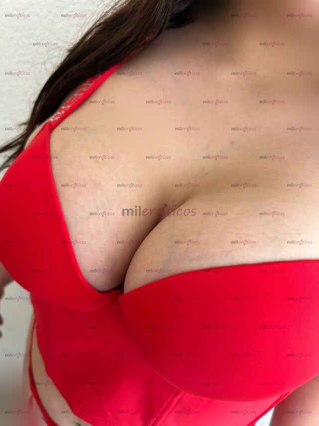 FOTOS DE MIA NUEVA EN EL AMBIENTE 19 AÑITOS CURBY VAMOS A PASARLA RICO