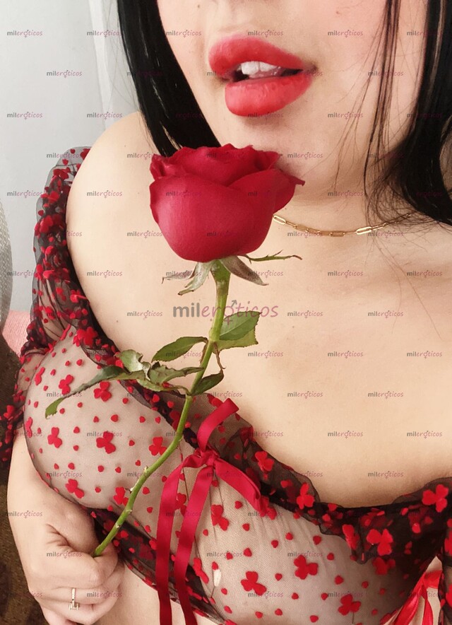 FOTOS DE SENSUAL Y CACHONDA DE SENOS PARADITOS Y UN GRAN CULOTE!! BLANQUITA EXQUISITAAAA!