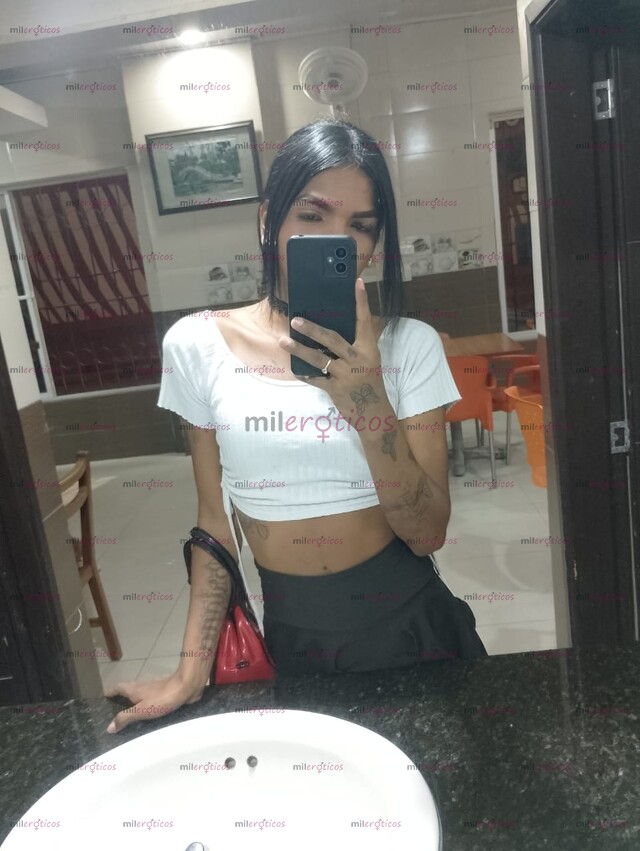 FOTOS DE SI DE SASTIFACER SE TRATA ESTA FLAKA CON 23 AÑITOS SOLO LLAMADAS