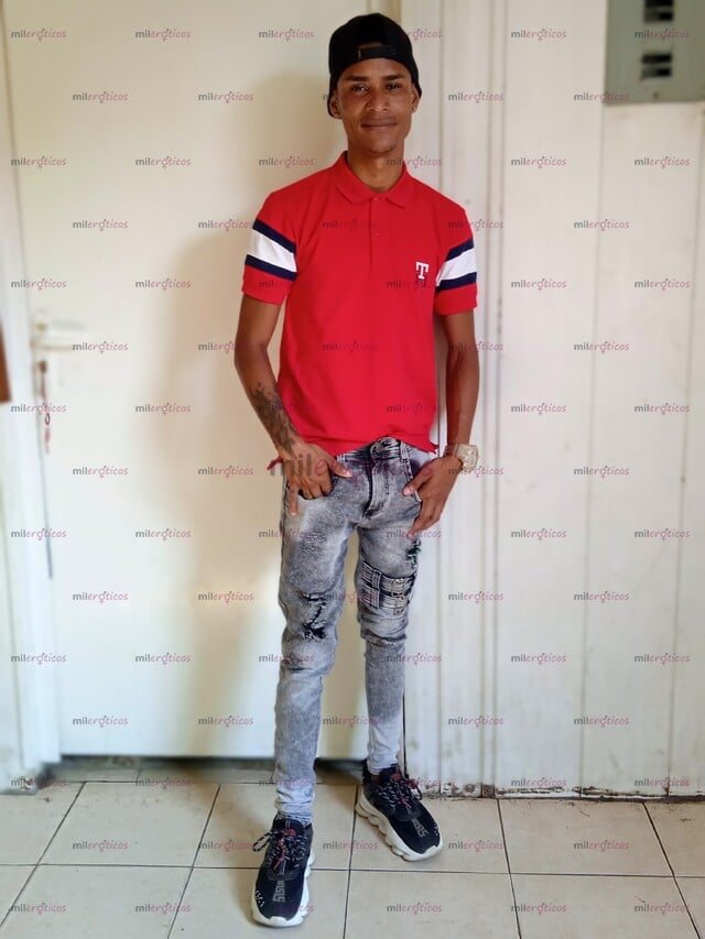 FOTOS DE JOVEN LECHERO VENEZOLANO Y CON BUENA VERGA DISPONIBLES