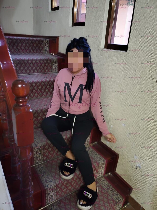 FOTOS DE SOY DIANA, UNA CHABITA MUY RICA, DELGADITA, CON POMPIS DELICIOSAS Y BUBIS FIRMES