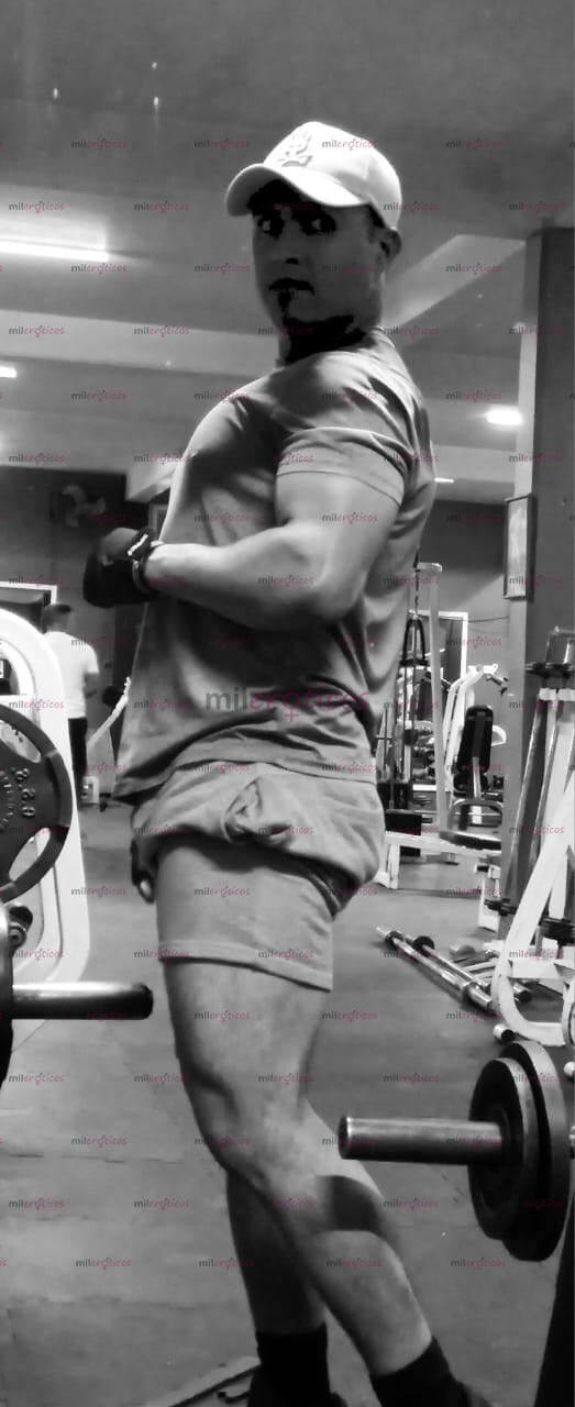 FOTOS DE HOMBRE JOVEN Y COMPLACIENTE, CON CUERPO ATLETICO PARA TU DELEITE, SOLO MUJERES