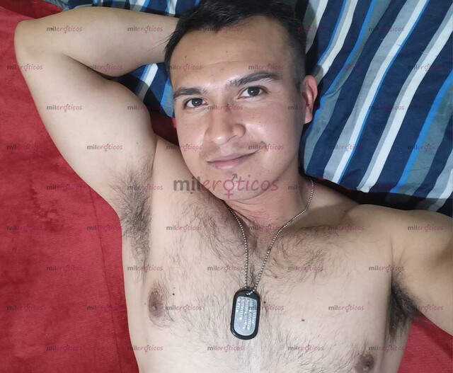 FOTOS DE HOMBRE JOVEN Y COMPLACIENTE, CON CUERPO ATLETICO PARA TU DELEITE, SOLO MUJERES