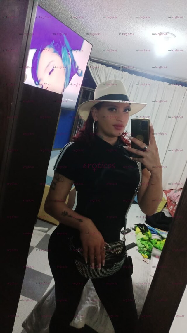 FOTOS DE PERRITA VERSÁTIL COMPLACIENTE DISPUESTA A SACARTE LA LECHE