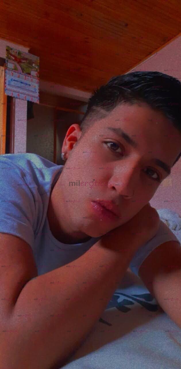 FOTOS DE CHICO COMPLACIENTE, ERÓTICO, EXTROVERTIDO, CALIENTE