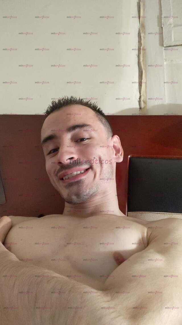 FOTOS DE SOY JOVEN ATLÉTICO, DOTADO Y TONIFOCADO, COMPLACIENTE ( SERIO Y DISCRETO)