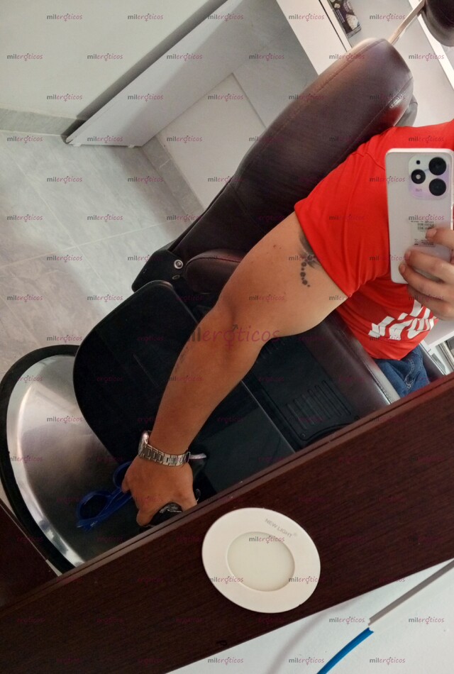 FOTOS DE SOY UN HOMBRE QUE ESTÁ DISPUESTO A COMPLACER MUJERES