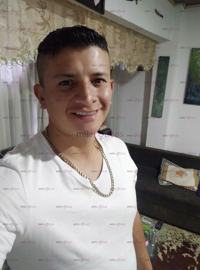 FOTOS DE ATENTO,TIERNO,COCINO,ALEGRE,ALTO DISPUESTO A TODO.