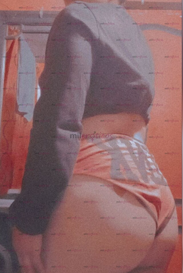 FOTOS DE PELO NEGRO TROMPUDA JOVEN ABURRIDO DE LA RUTINA LLAMAME