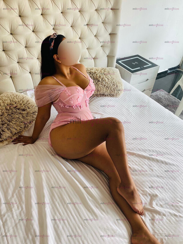 FOTOS DE MADDY UN CHICA TOTALMENTE NATURAL Y MUY GUAPA