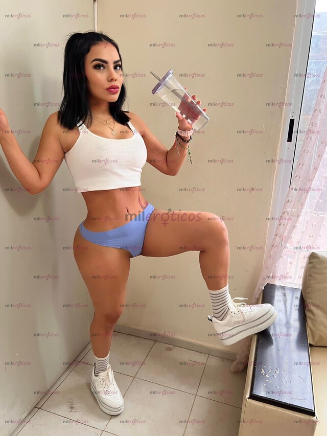 FOTOS DE HERMOSA CHICA DISPONIBLE PARA TI BEBÉ, ESTOY MUY CALIENTE