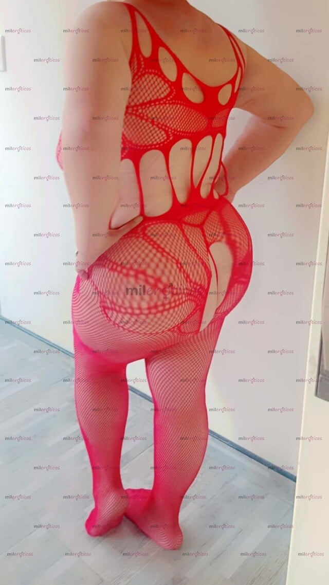 FOTOS DE MUJER MADURA CON MUCHO DESEO DE UN HOMBRE QUE QUIERA JUGAR UN DELICIOSO RATO.
