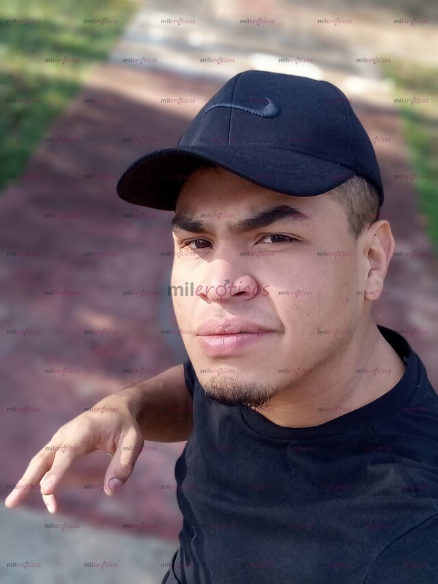 FOTOS DE VENEZOLANO HETERO COMPLACIENTE A TU ORDEN