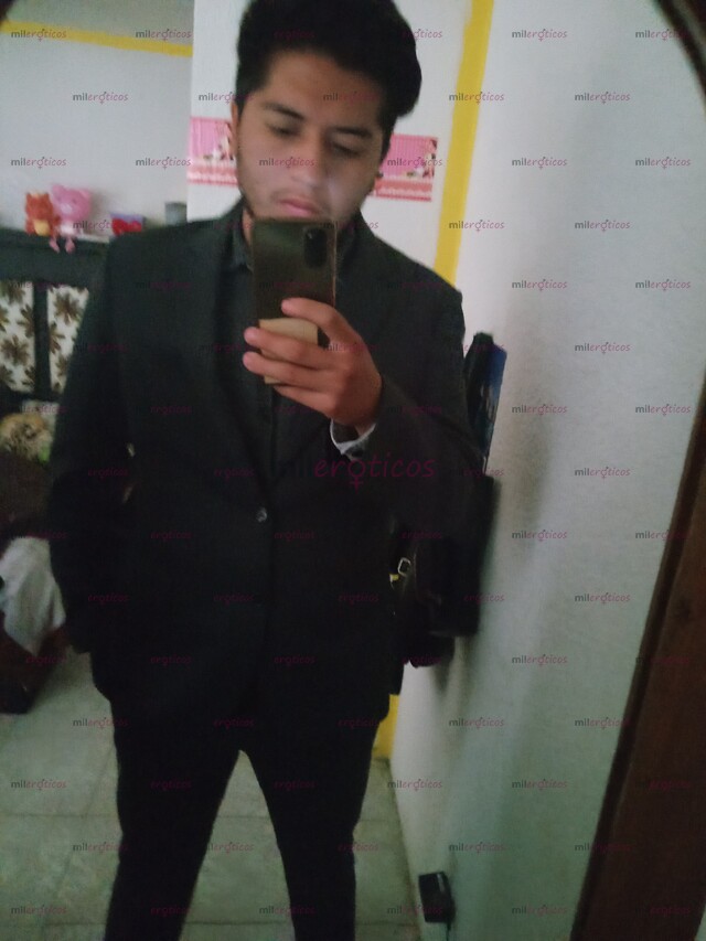 FOTOS DE UNIVERSITARIO CALIENTE PARA PASAR UN BUEN RATO